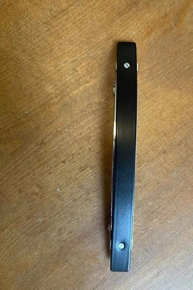Black XL Barrette 21