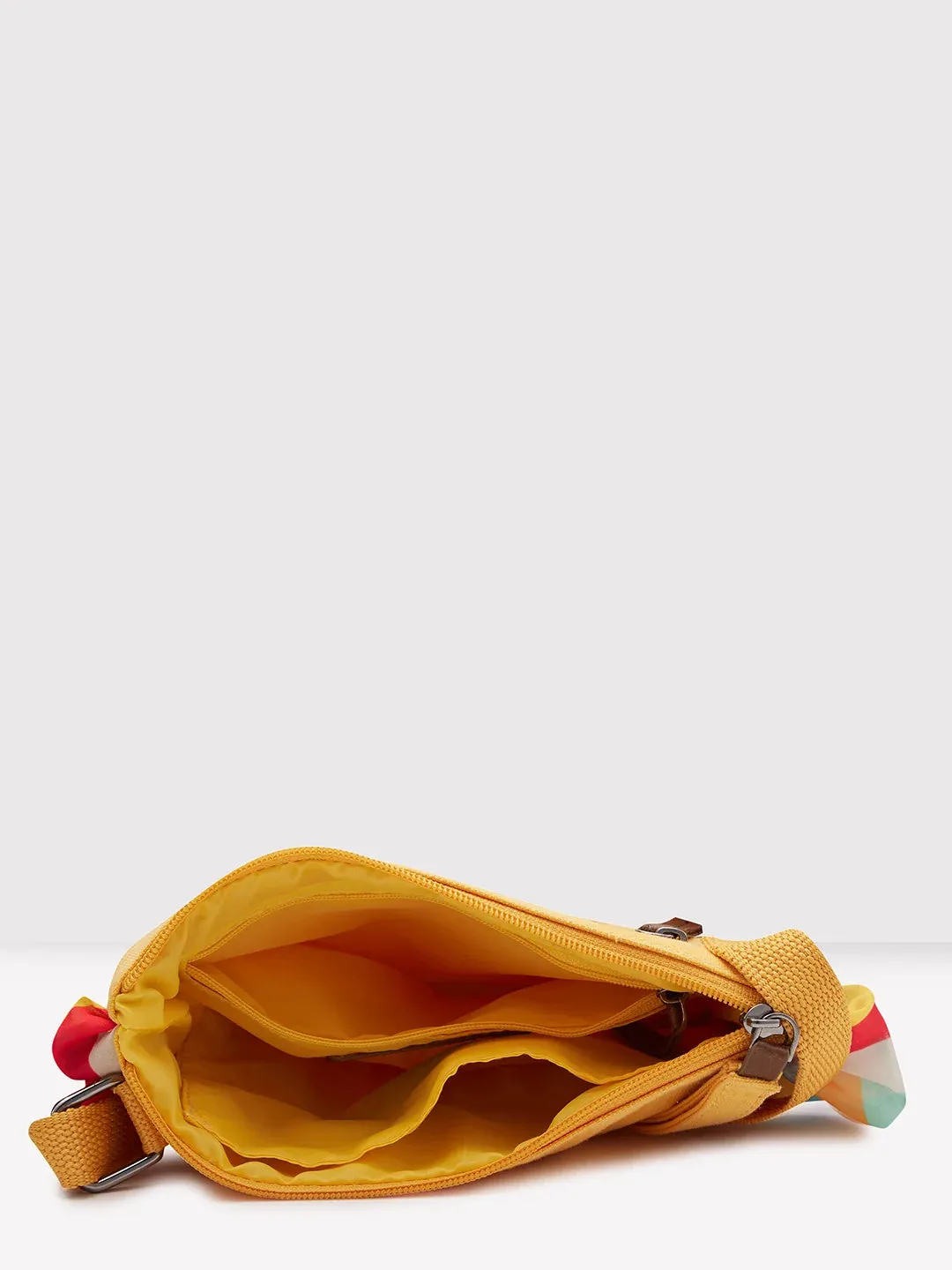 Caprese Oakley Medium Sling Red