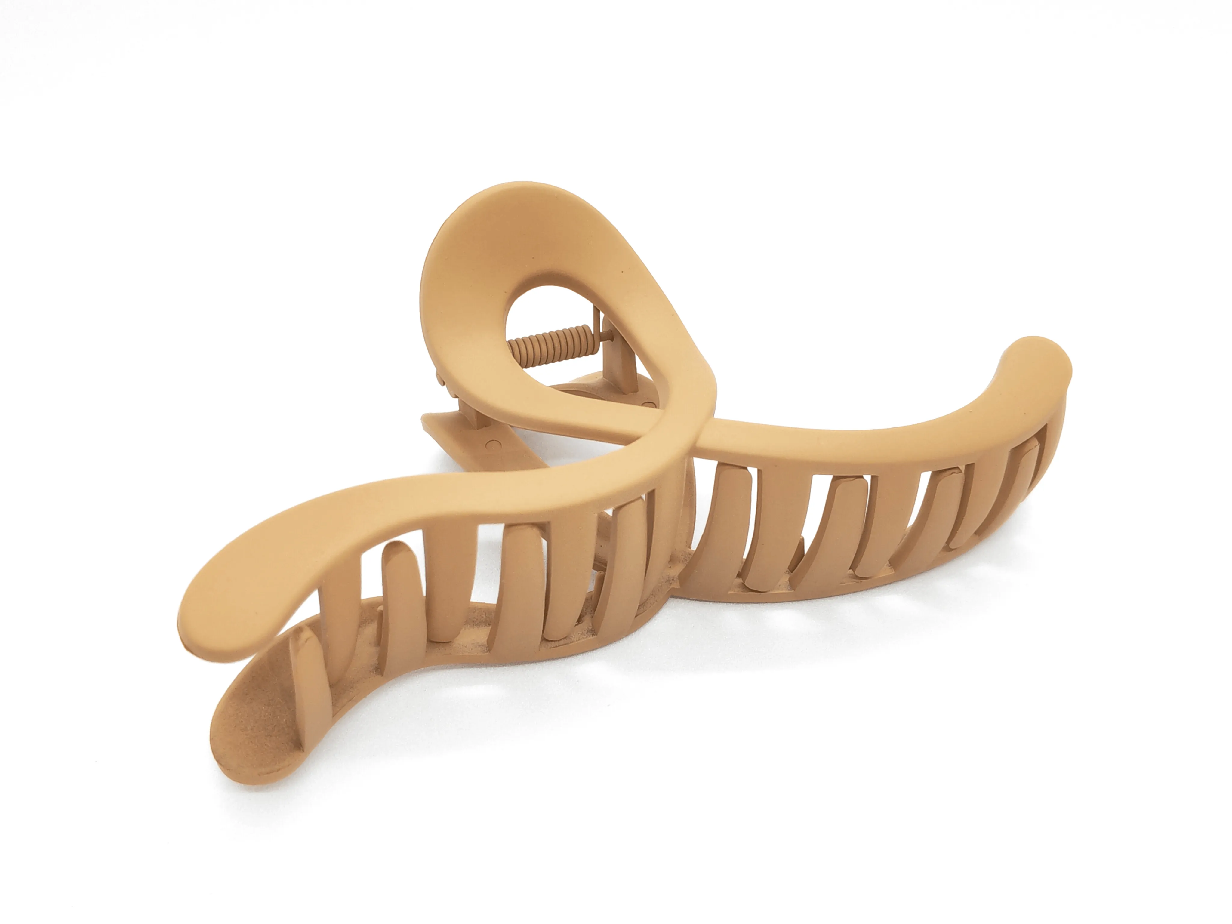 Elegant Matte Wavy Hair Claw Clip