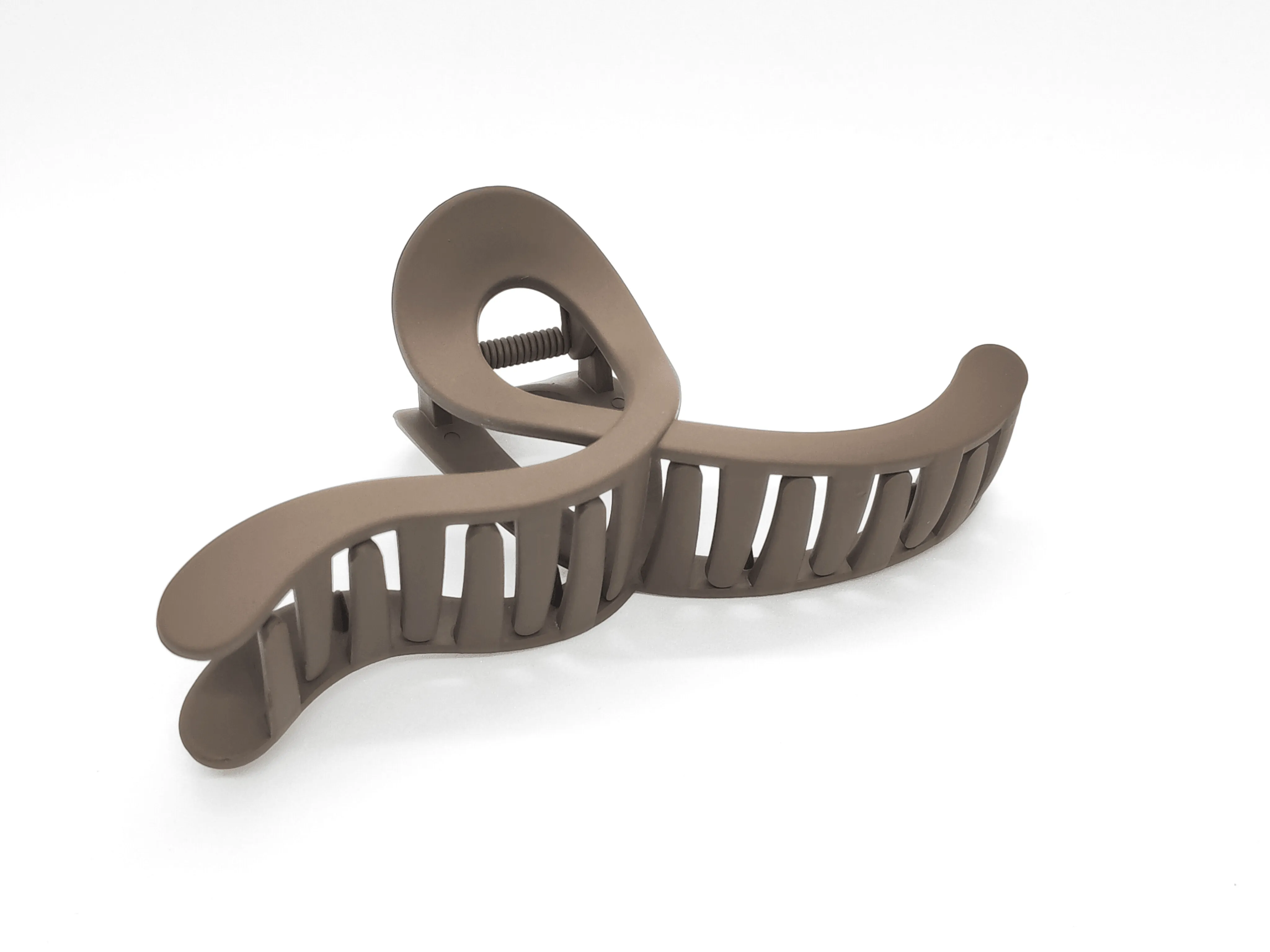 Elegant Matte Wavy Hair Claw Clip