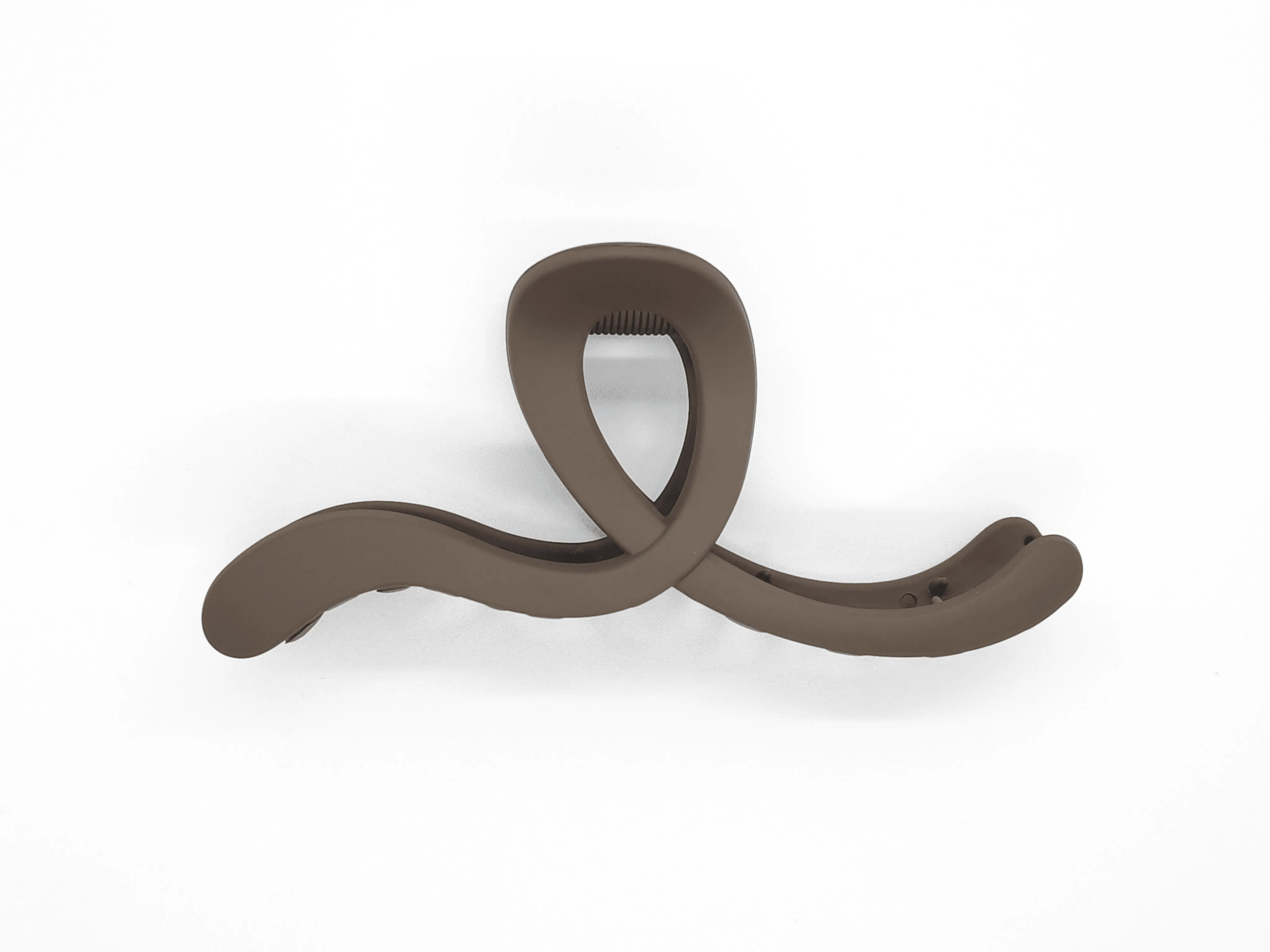 Elegant Matte Wavy Hair Claw Clip