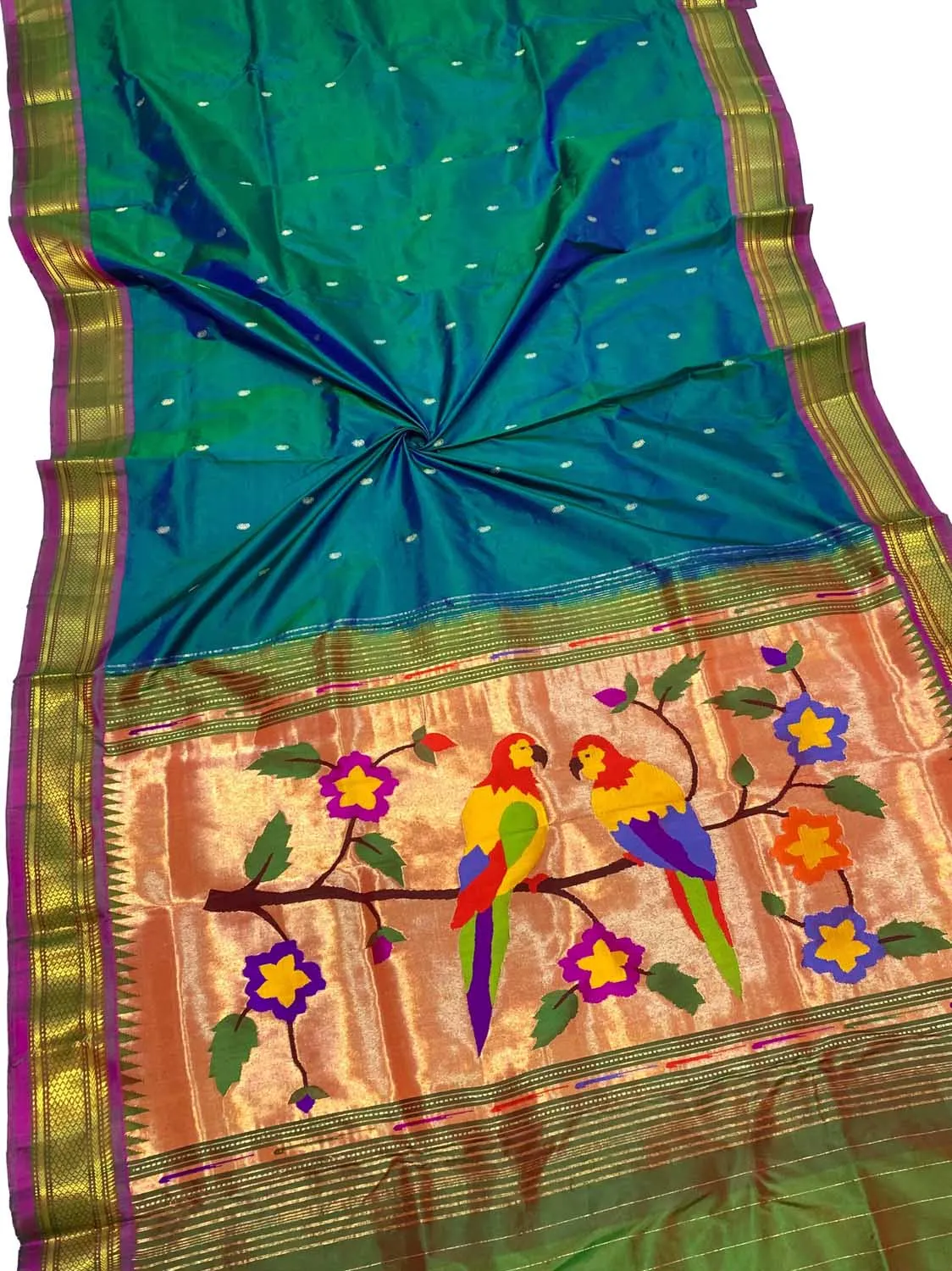 Exquisite Blue Shot Handloom Paithani Pure Silk Saree: Timeless Elegance
