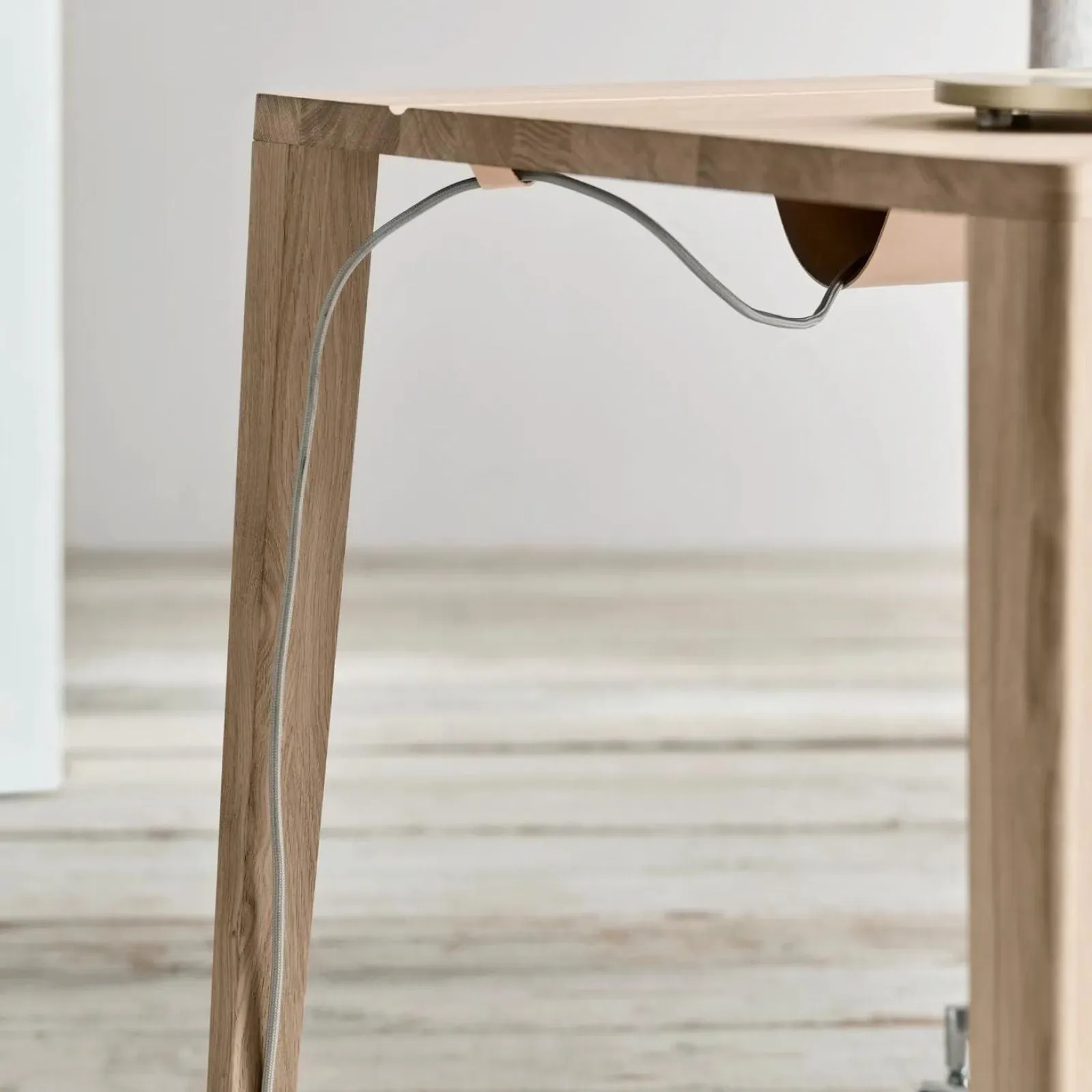 Graceful | Desk