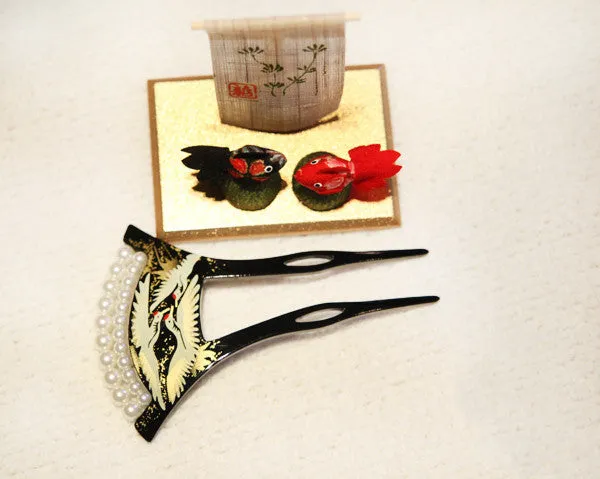 Traditional Japanese Kanzashi Hairpin with Crane Design